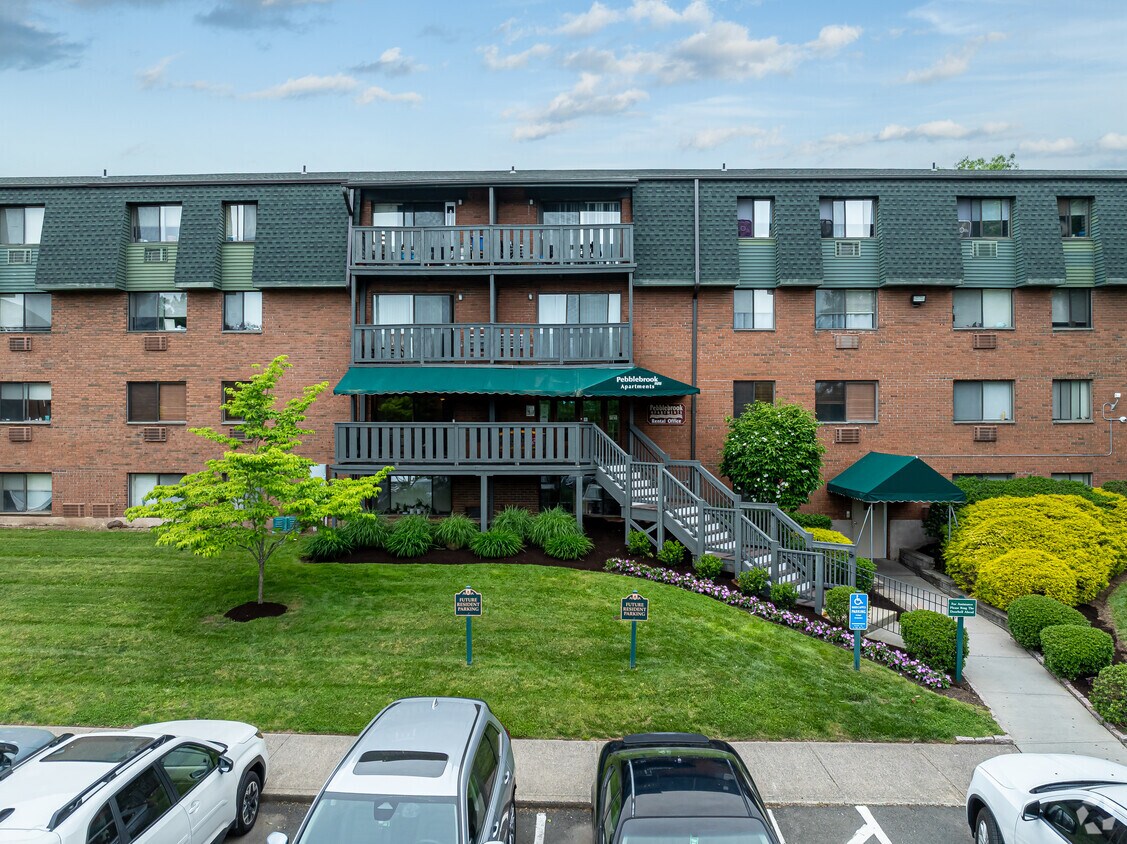 Foto principal - Pebblebrook Apartments