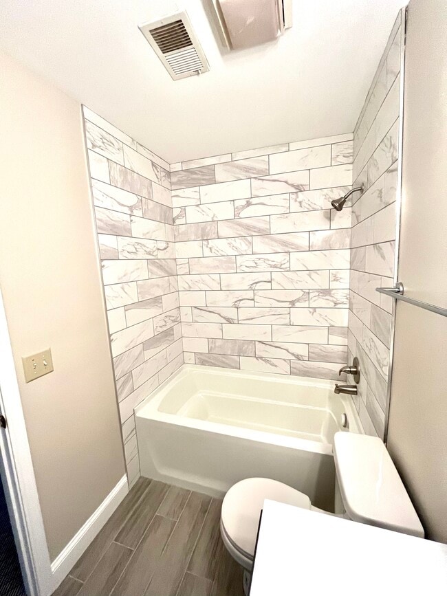 Building Photo - 3431 Golf Club Ln