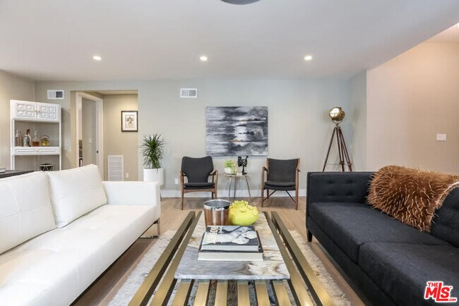 Foto del edificio - 9016 Dicks St