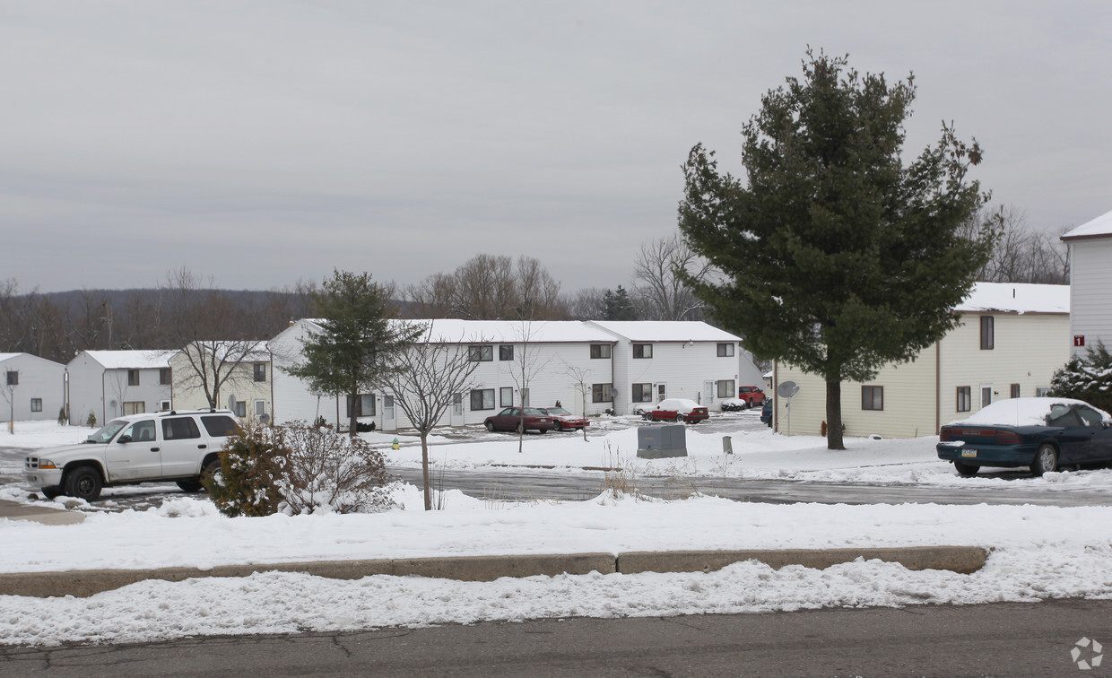 Primary Photo - Freeland Village Apartments