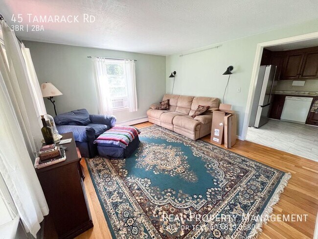 Foto del edificio - Cozy 3-Bedroom Cottage with Expansive Yard...