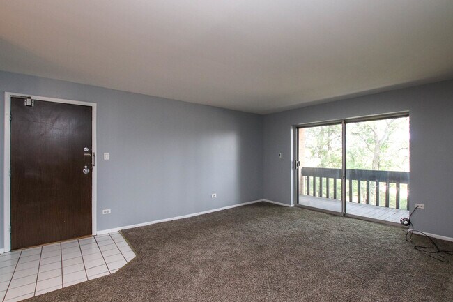 Foto del edificio - 6148 Knoll Wood Rd