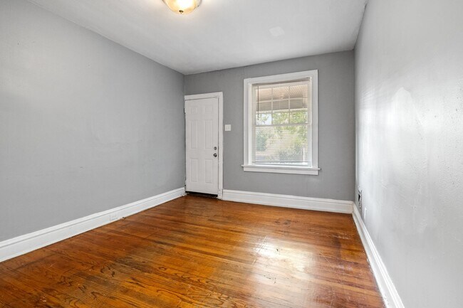 Building Photo - 4815 Anderson Ave