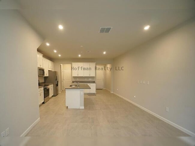 Building Photo - Modern 2023 Townhome with Lake Views in Volanti Community ? Lutz