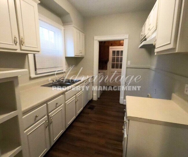 Foto del edificio - Great 3 bedroom 2 bath home - U of M Area