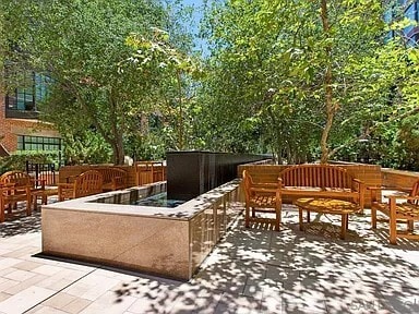 Área de patio exterior - 500 W Harbor Dr