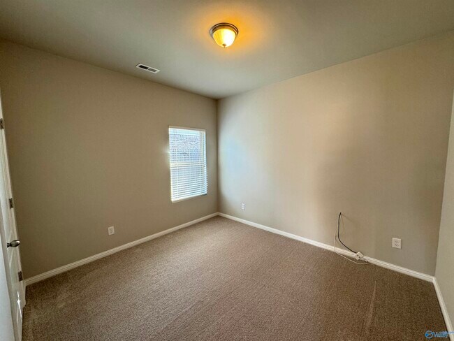 Building Photo - 30000 Abbeywood Ln