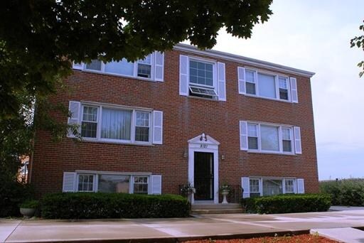 Primary Photo - 8121 W Lawrence Ave