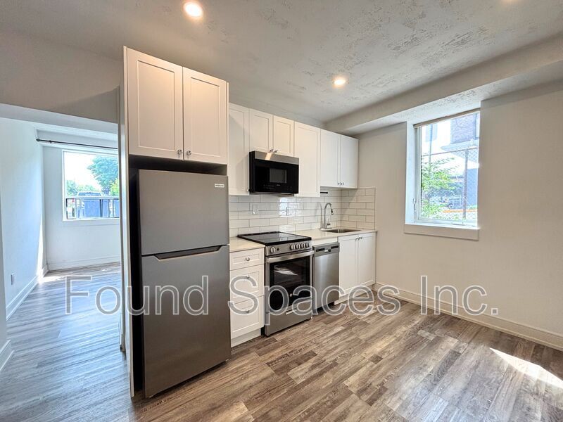 Photo principale - 1 E 35th St