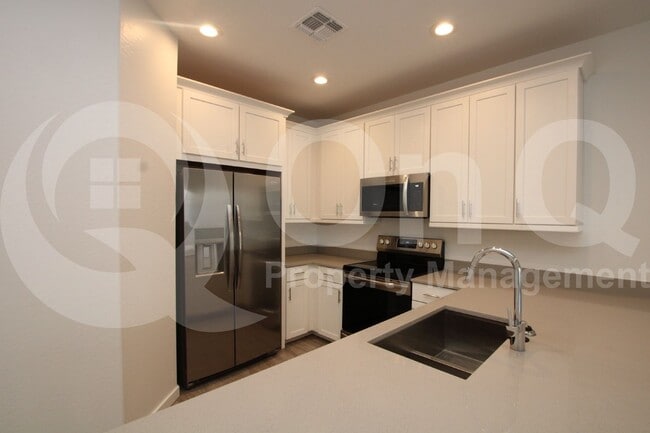 Building Photo - 4132 E Brisa Dr