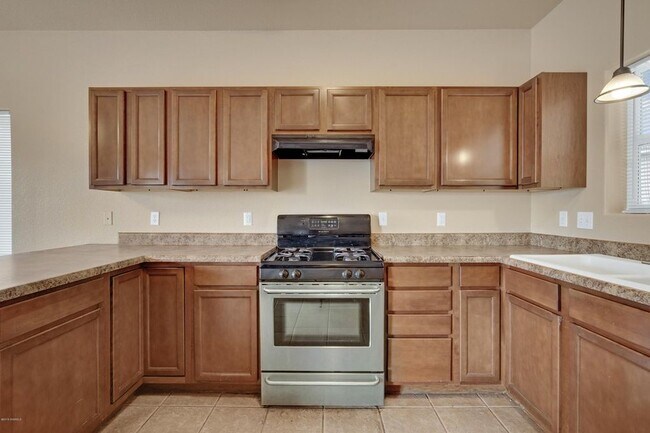 Building Photo - 4633 Rimrock Dr