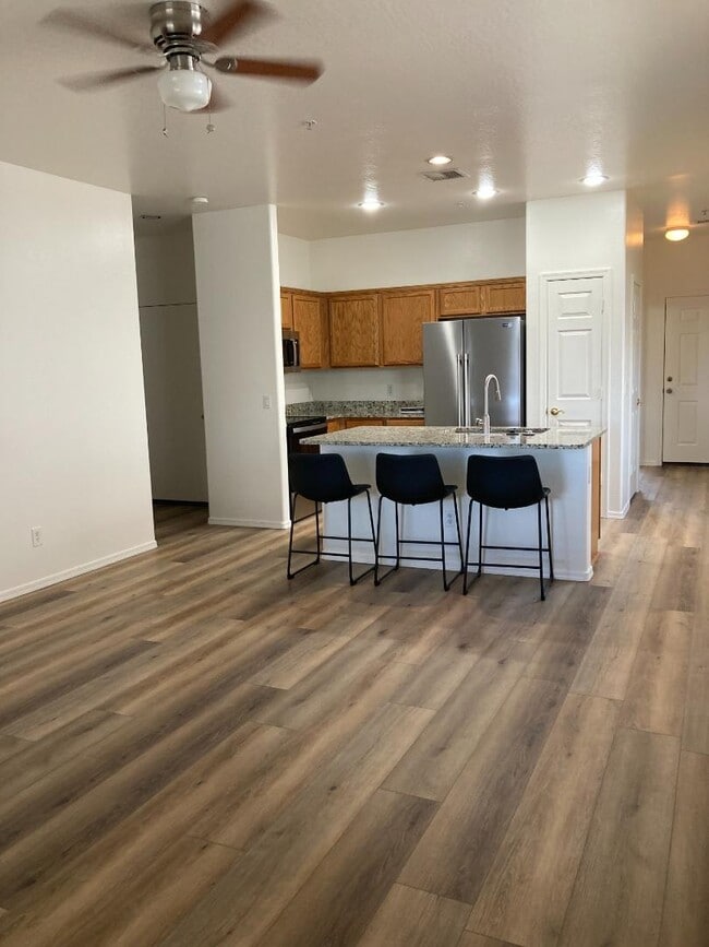 Building Photo - 955 Salida Ln