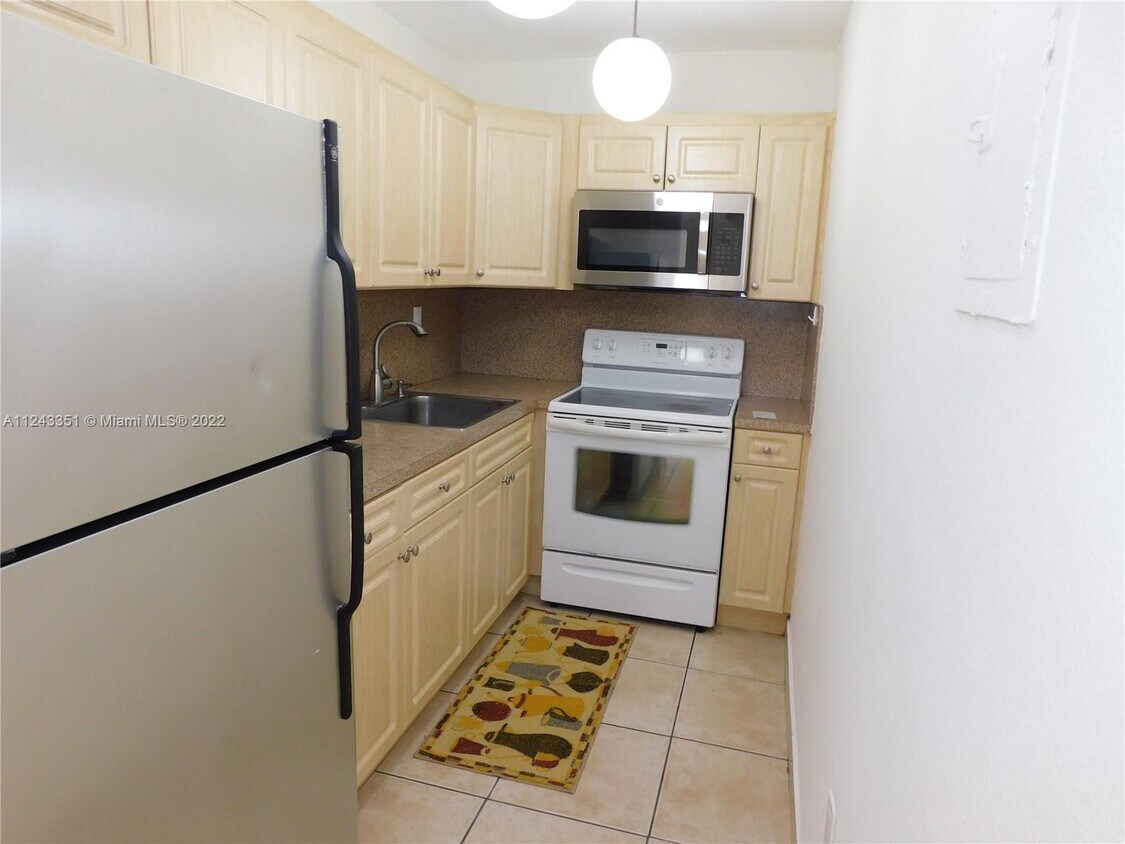 Primary Photo - 4705 NW 7th St