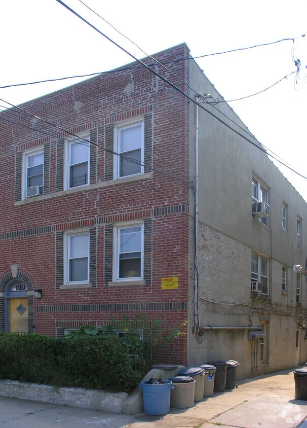 Foto del edificio - 1251 Bradford Ave