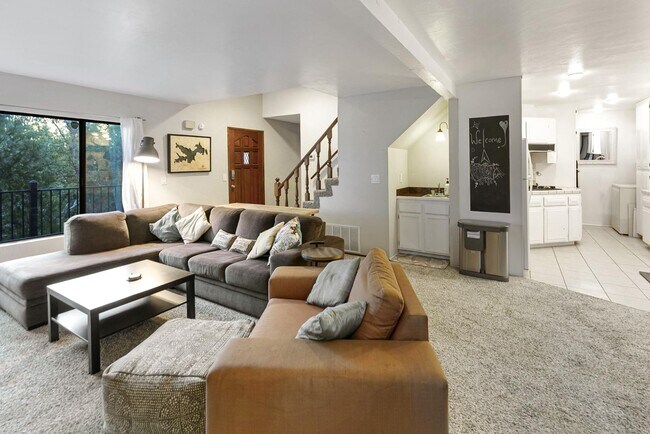 Building Photo - 117 A Ln