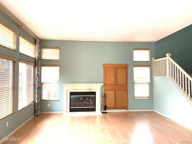 Building Photo - 3 br, 2 bath House - 40 Straw Flower
