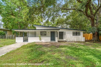 Building Photo - 2124 Patou Dr W