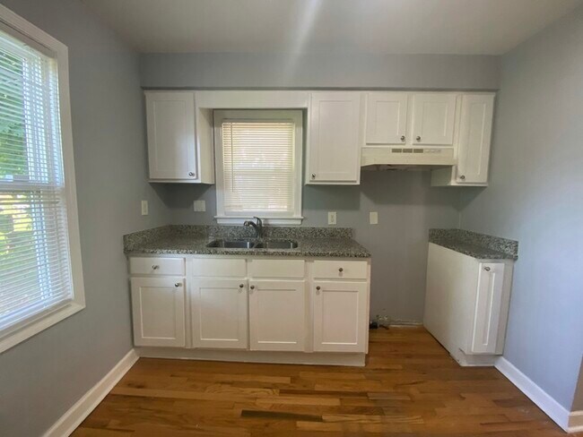 Foto del edificio - 2299 Hamilton Ave - Open House: Sat. 6/3 2...
