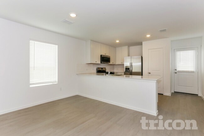 Building Photo - 15200 Grappling Irons Ln