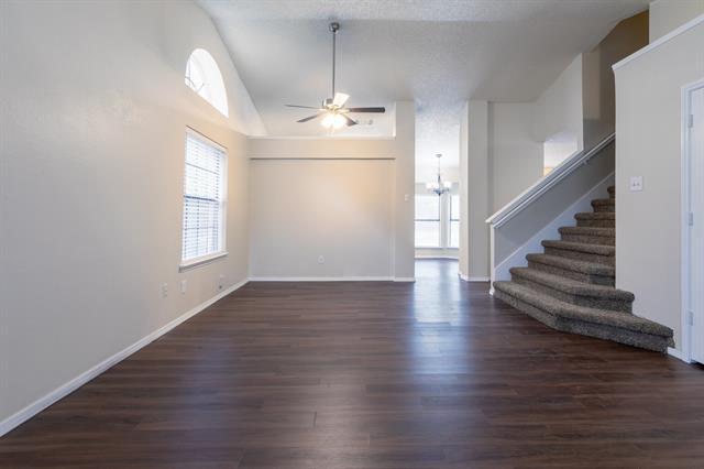 Building Photo - 2239 Turf Club Dr