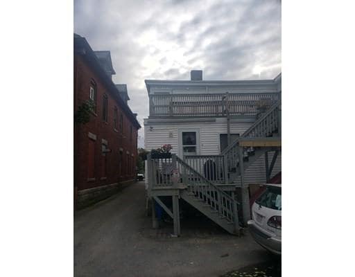 Building Photo - 2 bedroom in Lowell MA 01854
