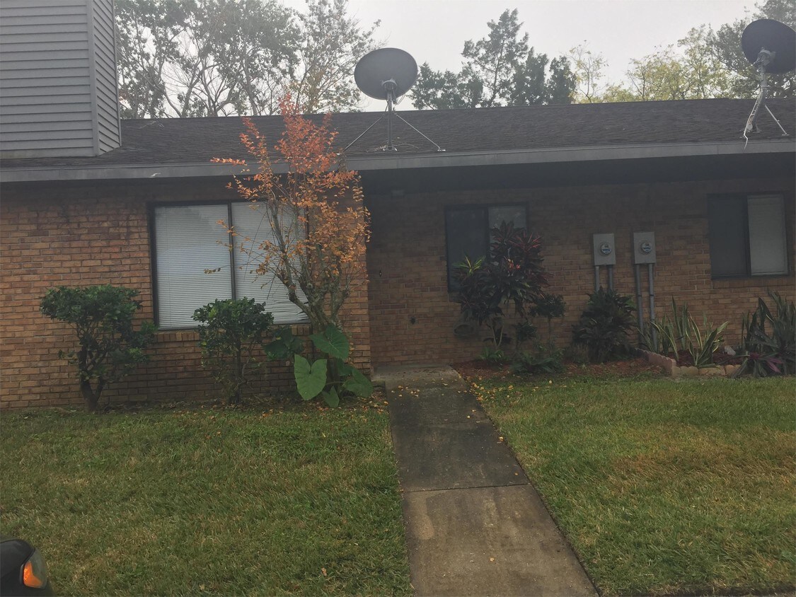 1562 Hancock Ln, Holly Hill, FL 32117 Townhome Rentals in Holly Hill FL