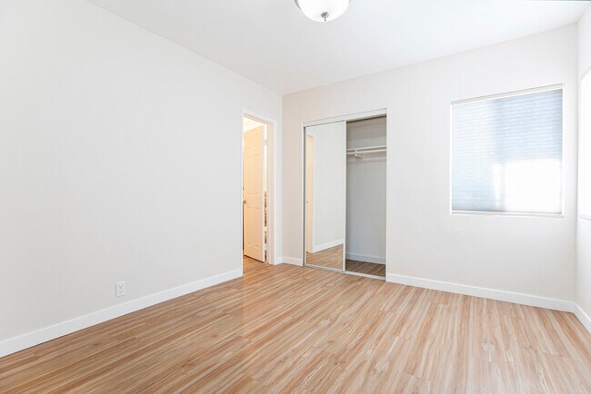 Foto del edificio - 12527 Stagg St