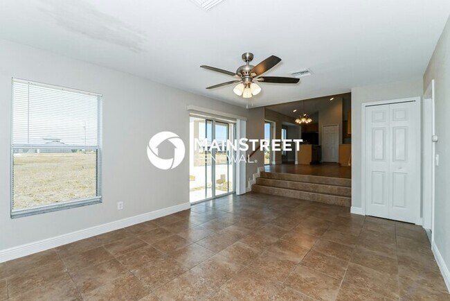 Foto del edificio - 3 Bedroom Pet-Friendly Home in Cape Coral, FL with Main Street Renewal