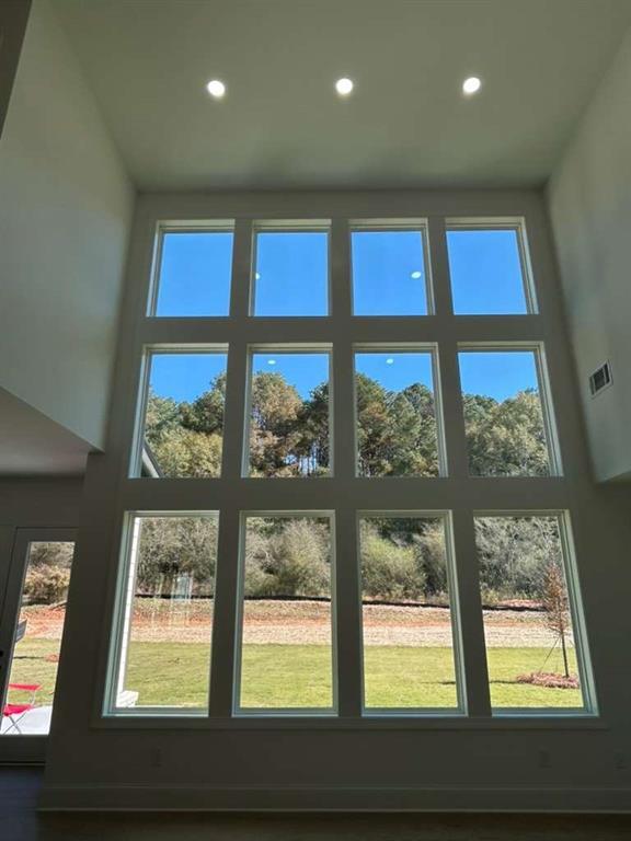 Building Photo - 6940 Pond Vw Dr