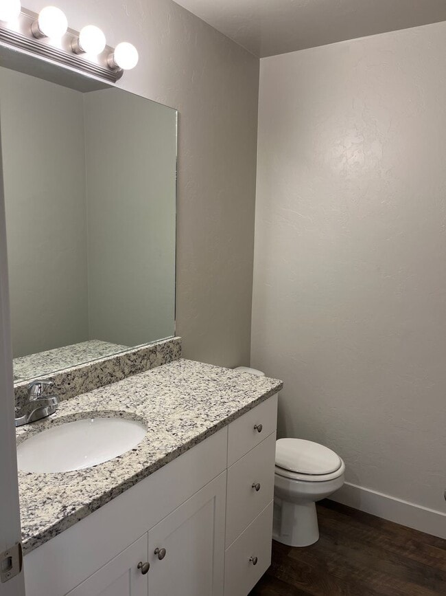 Foto del edificio - 3 Bedroom 2.5 Bathroom Townhome