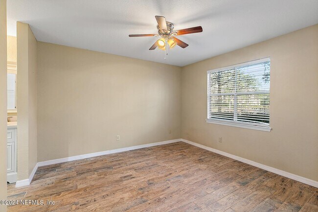 Building Photo - 25 Arbor Club Dr