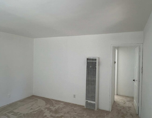 Building Photo - 15912 W Sunset Blvd