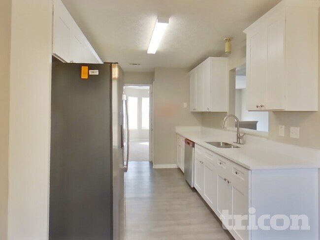 Foto del edificio - 11728 Spring Lake Way
