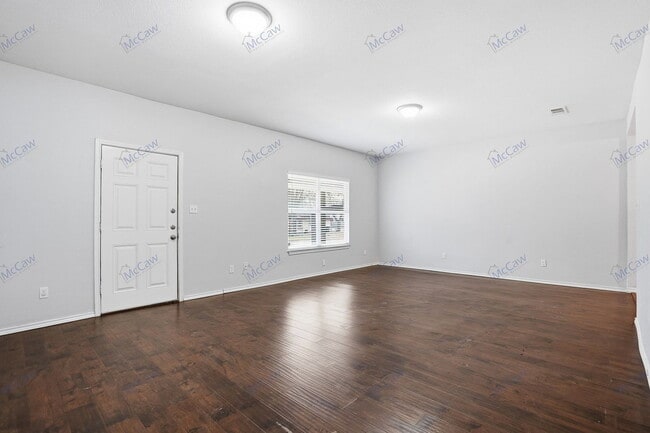 Building Photo - 508 W Lone Star Ave