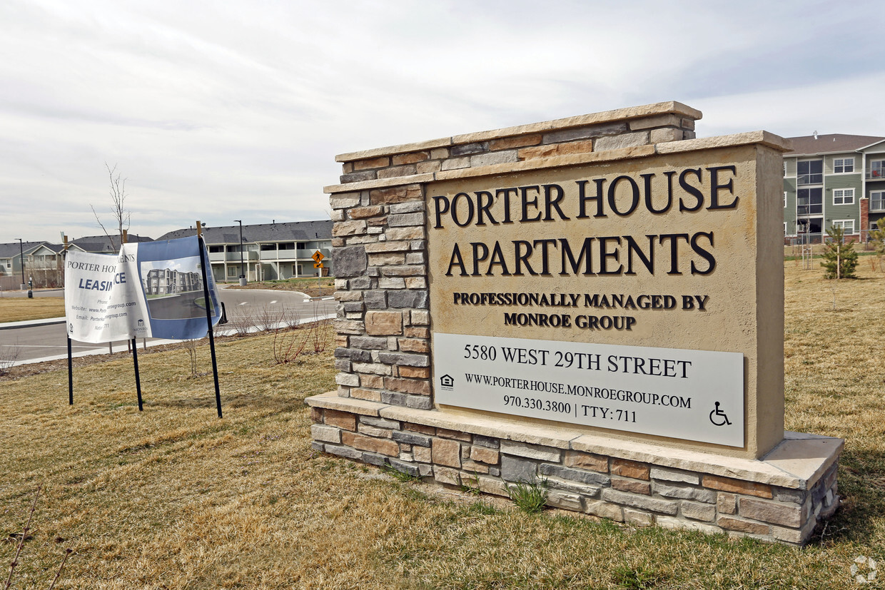 Signage - Porter House Apartments