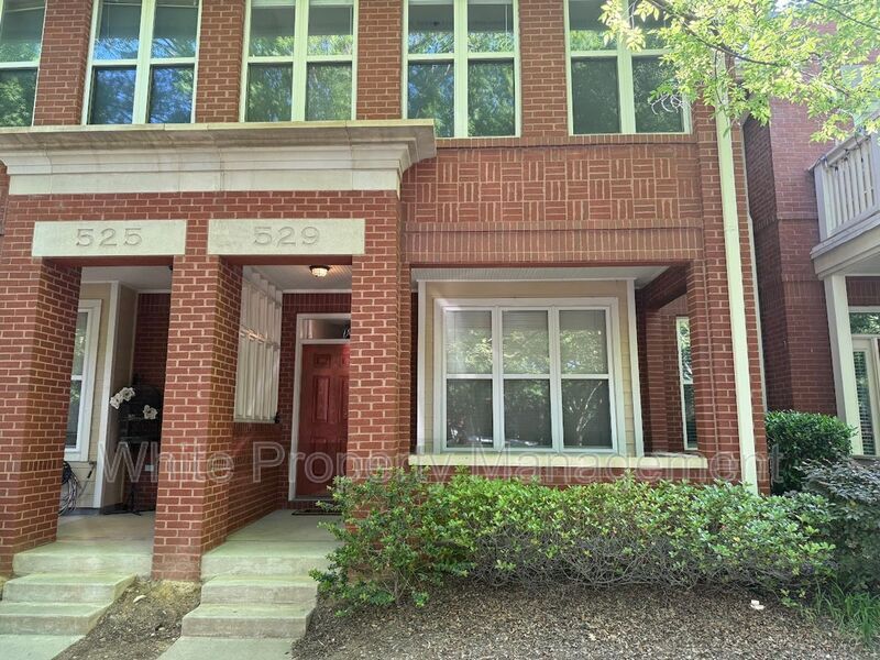 Foto principal - 529 E 9th St