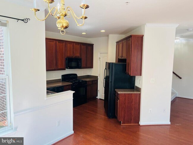 Building Photo - 116 Featherstone Pl