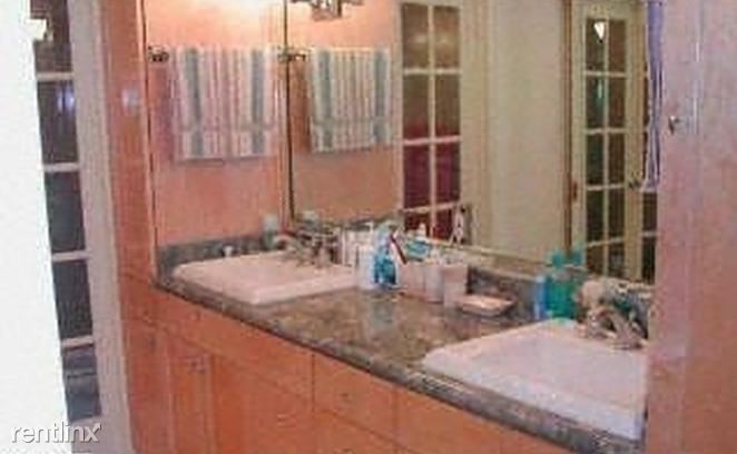 Building Photo - 2 br, 2 bath Condo - 8535 W Knoll Dr