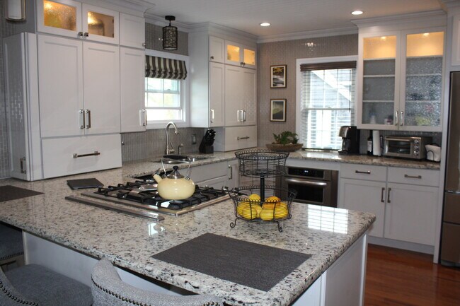 Foto del edificio - 9144 River Rd