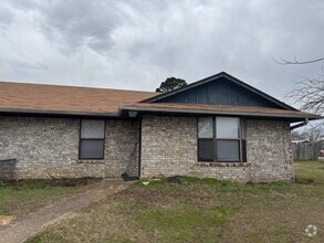 Building Photo - 4141 Stoneridge Dr