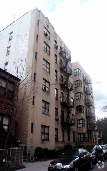 Primary Photo - Vee House Bronx Parent House