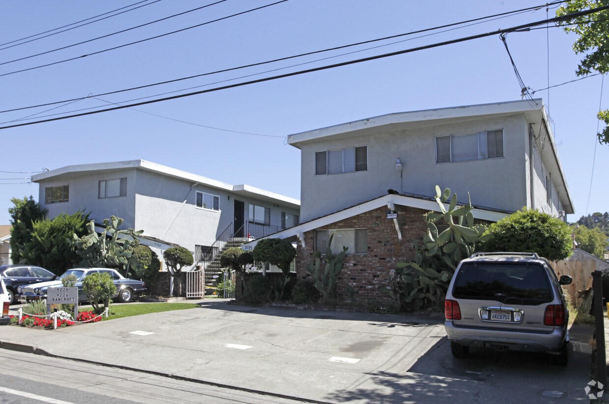 Primary Photo - 9220 Bancroft Ave