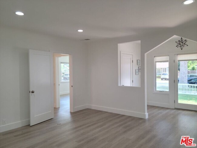 Foto del edificio - 4419 Wortser Ave