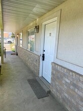 Building Photo - 275 W 1750 S