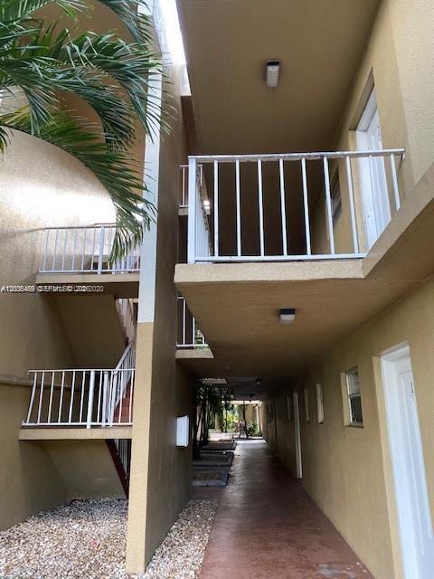 Foto del edificio - 4205 N University Dr
