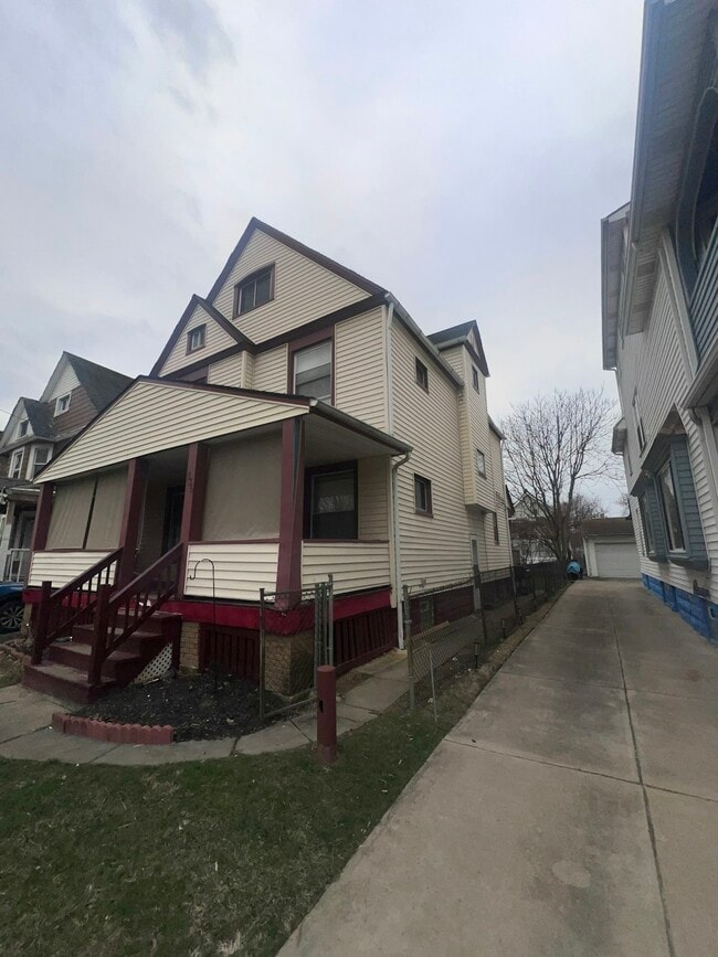 Building Photo - 536 E 123rd St