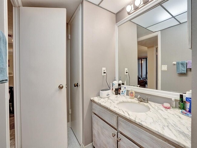 Building Photo - 12 Royal Palm Way