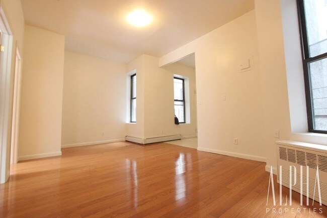 Building Photo - 231 Henry St