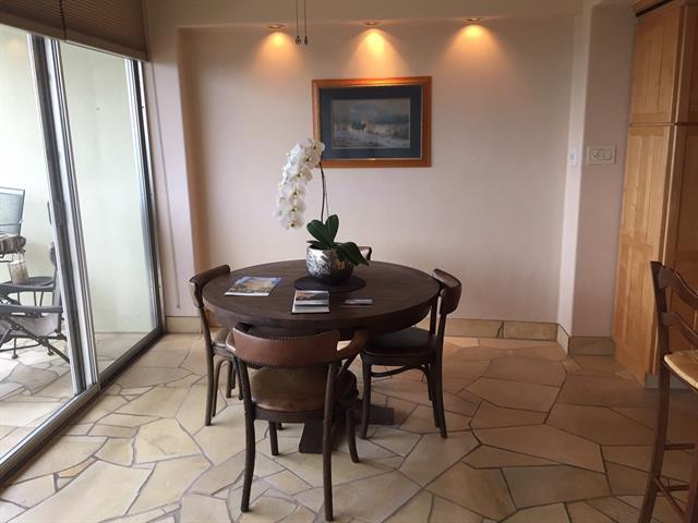 Foto del edificio - 6211 W Northwest Hwy