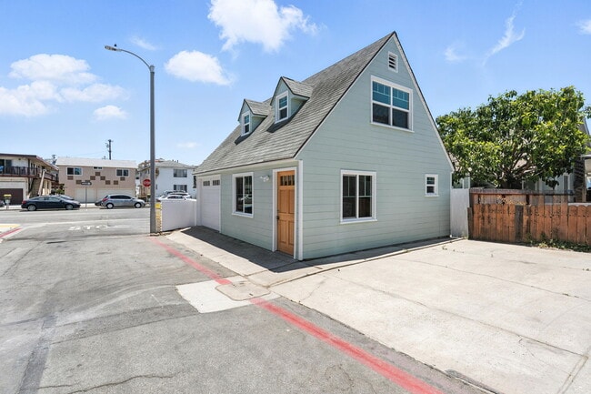 Building Photo - 24 3rd Ct